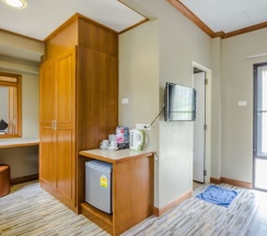 Бунгало Air-Con семейное с видом на сад в Kaibae Beach Resort