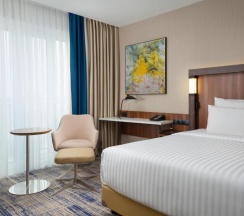 Двухместный номер двуспальная кровать в Courtyard by Marriott Tashkent