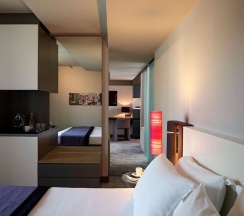 Двухместный полулюкс двуспальная кровать в Sofitel Munich Bayerpost