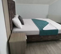 Трёхместные апартаменты Comfort с балконом и с красивым видом из окна в Радуга