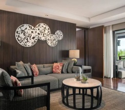 Двухместный люкс c 1 комнатой с видом на бассейн двуспальная кровать в Phuket Marriott Resort And Spa, Nai Yang Beach