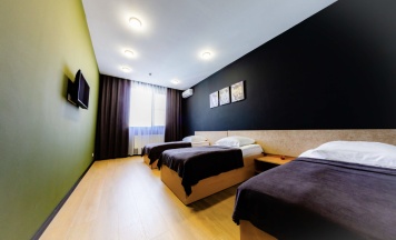 Трехместный номер с сан узлом в AFT Hotel