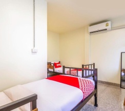 Двухместный номер Standard 2 отдельные кровати в OYO 928 Leaf Hostel