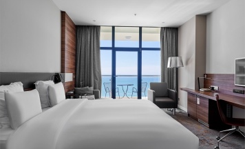 Номер Deluxe, с видом на море - с двуспальной кроватью в Pullman Sochi Centre