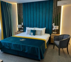 Номер улучшенный с 1 двуспальной кроватью в Green Garden Hotel