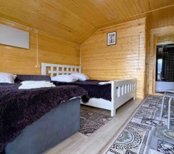 Пятиместный коттедж в  Изумруд