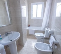 Апартаменты с 2 комнатами с балконом в Apartamentos California