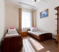 Номер эконом с 1 односпальной и 1 двуспальной кроватью в Маргобай