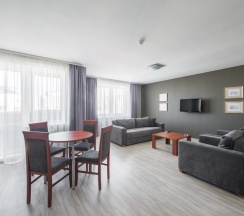 Апартаменты Superior c 1 комнатой с балконом и с красивым видом из окна в Комплекс апартаментов Комфорт