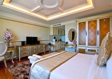 Номер Deluxe beachfront в LK The Empress Pattaya