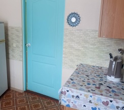 Домик на шесть мест (первый этаж 3, второй этаж 3) в Камелия