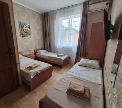 Трехместный номер стандарт в Ника прибрежный уют