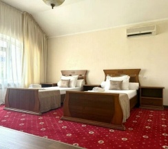 Стандарт с раздельными кроватями в Bridge hotel