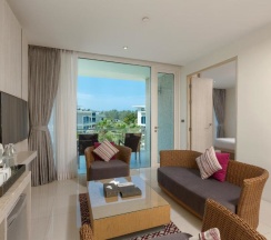 Люкс семейный Executive c 1 комнатой с балконом в Splash Beach Resort 