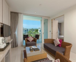 Люкс семейный Executive c 1 комнатой с балконом в Splash Beach Resort 