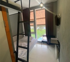 Номер с двумя двуспальными кроватями и панорамным видом в Угребись