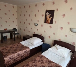 Трехместный с балконом эконом в Патриот