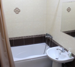 Улучшенный с балконом и видом на горы и бассейн в Аида