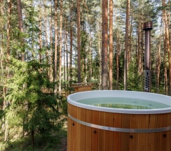 А-фрейм с террасой и купелью в Orsha River Club