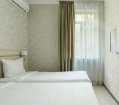 Семейный двухкомнатный без балкона вид на парк в Кавказ