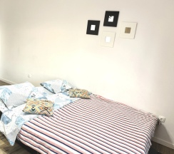 Люкс с 2 комнатами с балконом и с красивым видом из окна в Апартаменты Новые в центре Бреста