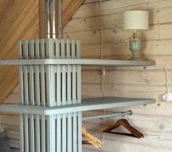 Двухэтажный дом с видом на реку, сад и горы в Дагар