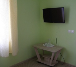 Номер полулюкс с 1 двуспальной кроватью в Добрый Бобр