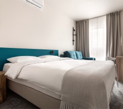 Семейный Супериор с 1 кроватью Queen-size или 2 односпальными кроватями 80х200см в Нега