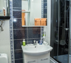 «Повышенной комфортности» двухспальная кровать, диван в Вип-Хаус