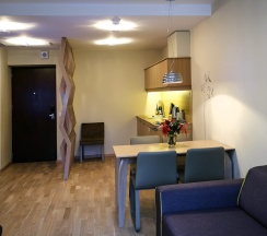 Трёхместные апартаменты Deluxe в Апарт-отель Amberton Green Паланга