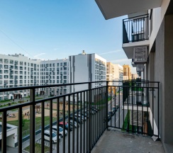 Двухместные апартаменты с 2 комнатами с балконом (двуспальная кровать) в Апартаменты Рядом с вокзалом Перми Уютная на сутки — как дома