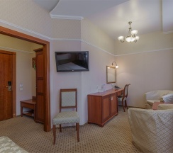 Стандарт c кроватью QUEEN SIZE и балконом в Дегас