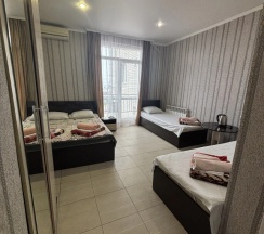 Четырёхместный номер Standard с балконом в Ruzanna inn