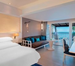 Двухместный номер Larger с балконом двуспальная кровать в Sheraton Samui Resort