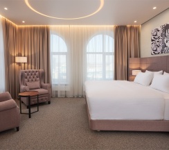 Представительский люкс в AurA City Hotel