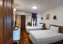 Двухместный номер Standard с балконом 2 отдельные кровати в Sri-Pat Guesthouse