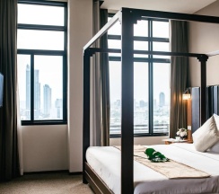 Одноместный люкс с видом на реку в Grand Howard Hotel Bangkok