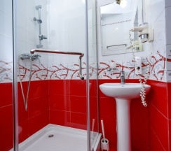 Трёхместный номер Comfort с балконом и с видом на парк в Прометей 3