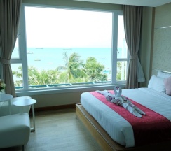Люкс Executive с видом на море в The Beach Front Resort Pattaya  - SHA Plus