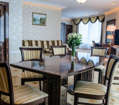 Номер люкс посольский (с завтраком) в SK Royal Moscow