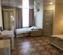 Улучшенный Семейный Номер в Артик