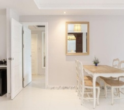 Люкс с ванной с 3 комнатами с балконом и с видом на море в Thavorn Palm Beach Resort Phuket