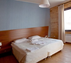 Двухместный номер Superior с балконом и с красивым видом из окна двуспальная кровать в Горизонт патио отель