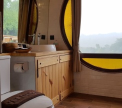 Двухместный номер Deluxe с балконом двуспальная кровать в Kiripura Resort