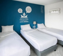 Трёхместный номер Standard в Yaks House Hostel