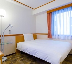 Одноместный номер Standard двуспальная кровать в Toyoko Inn Okinawa Naha Omoromachi Ekimae