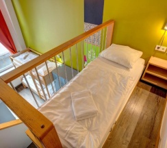 Кровать в общем номере (женский номер) в MEININGER Hotel Berlin Mitte