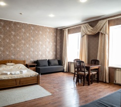 Люкс четырехместный в Lucky House