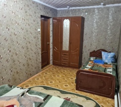 Номер люкс семейный с 1 односпальной и 1 двуспальной кроватью в Хопер