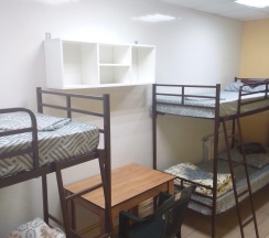 Кровать в 8-местном общем женском номере (без окна) в Сити-В